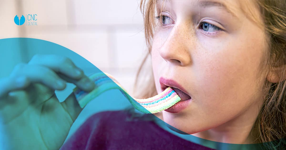Las manchas dentales no son necesariamente producidas por un mal cuidado de la dentadura; a menudo se deben a los alimentos que ingieres